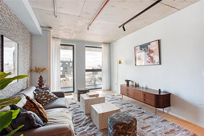 3 Bedroom Apartment For Sale In Smokehaus, Bayford Street, London, E8