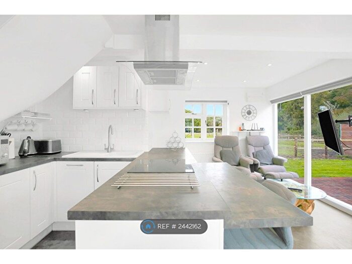 1 Bedroom Semi-Detached House To Rent In Wimborne, Dorset, BH21