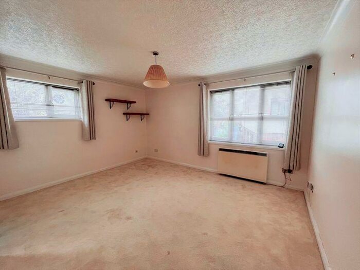 1 Bedroom Apartment To Rent In Gillings Court, EN5