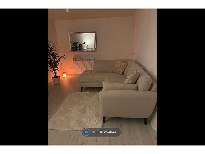 2 Bedroom Flat To Rent In Armstrong Quay, Liverpool, L3