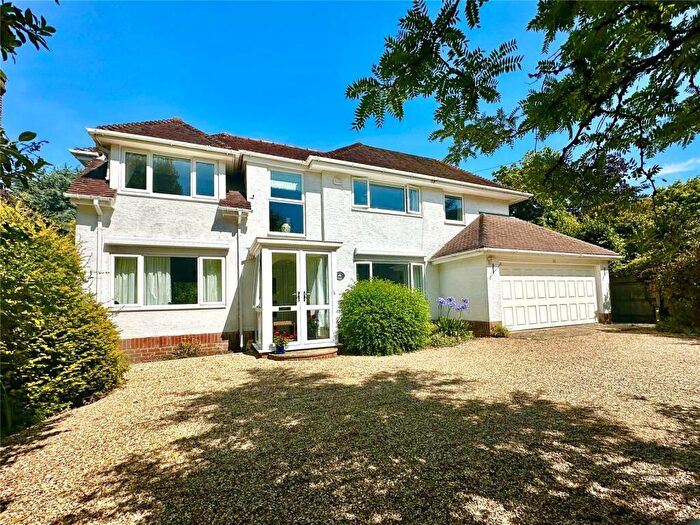 5 Bedroom Detached House For Sale In Rookes Lane, Lymington, Hampshire, SO41