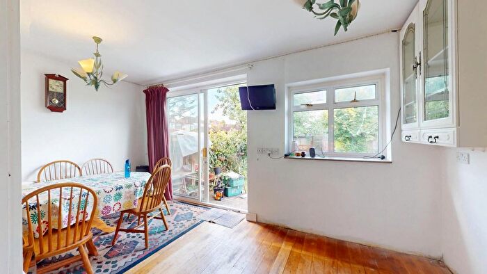 5 Bedroom Terraced House To Rent In Conway Crescent, Perivale, UB6