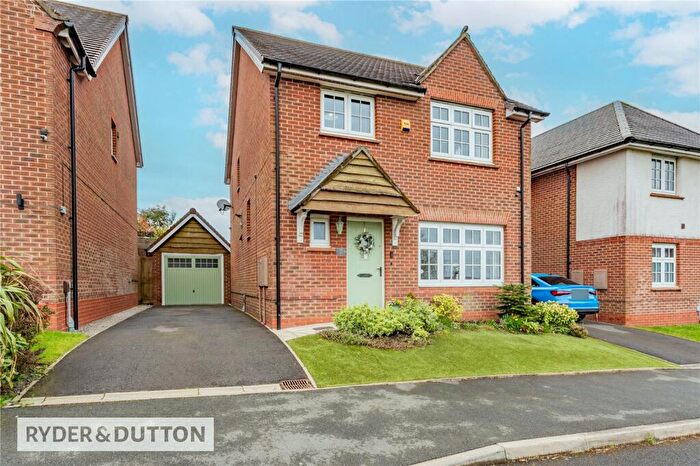 4 Bedroom Detached House For Sale In Maythorne Close, Moorside, Oldham, OL4