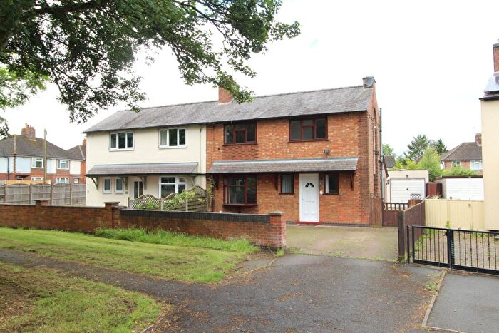 3 Bedroom Semi-Detached House For Sale In Leicester Road, Lutterworth, LE17