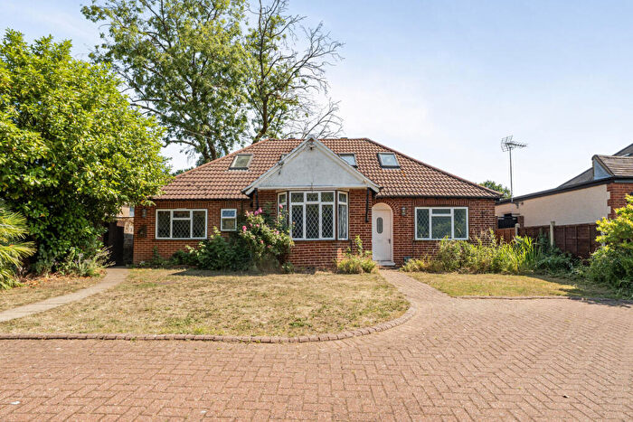 4 Bedroom Detached House For Sale In Green Lane, Chertsey, KT16