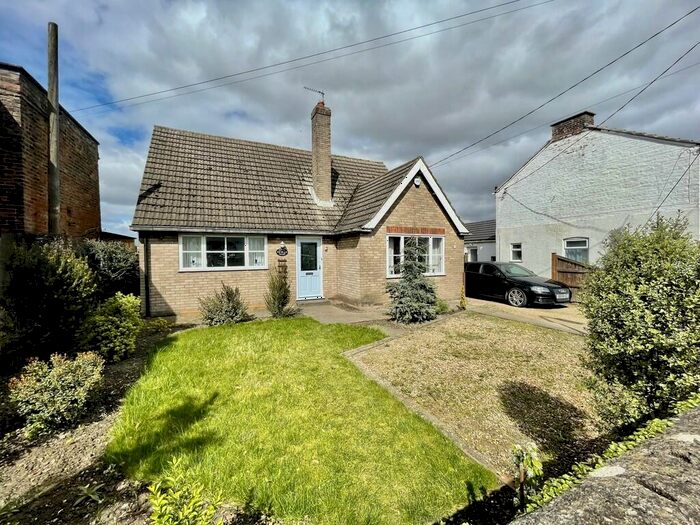 3 Bedroom Chalet For Sale In Knight Street, Pinchbeck, PE11