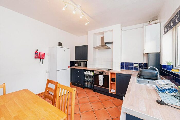 3 Bedroom Terraced House For Sale In Ford Street, Kettering, NN16
