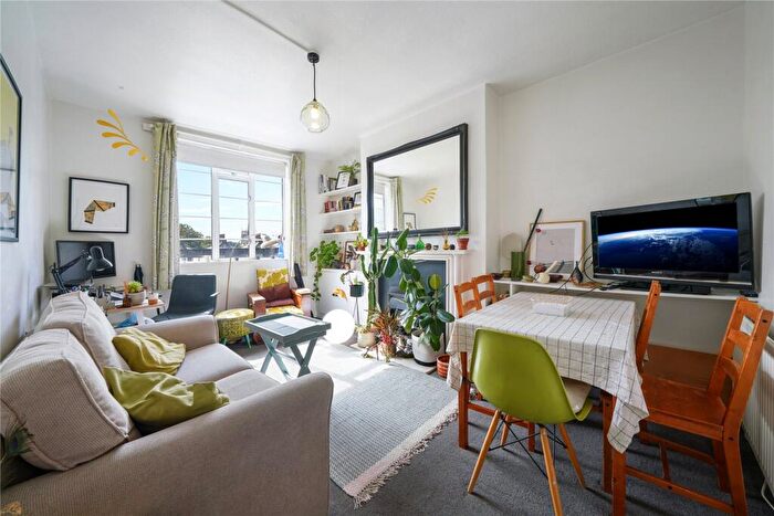 1 Bedroom Apartment To Rent In Pentonville Road, London, N1