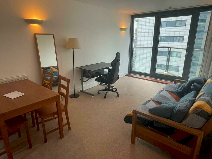 1 Bedroom Flat To Rent In Neutron Tower, Blackwall Way, East India, London, E14