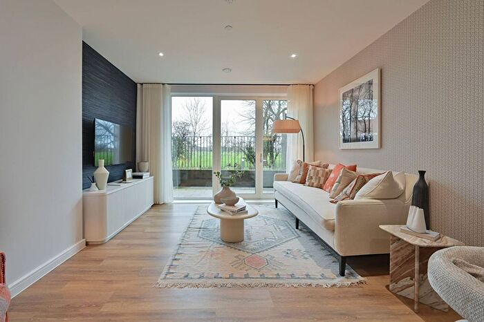 3 Bedroom Flat For Sale In Northwick Parkside, Harrow, HA1
