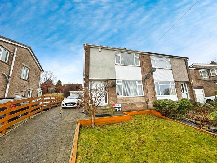 3 Bedroom Semi Detached House For Sale In St. Abbs Drive, Low Moor, Bradford, BD6
