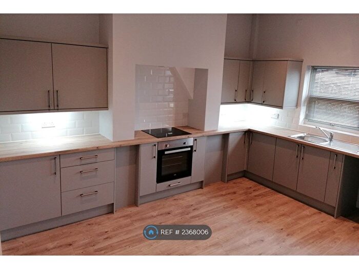 2 Bedroom End Of Terrace House To Rent In Blackburn, Blackburn, BB2