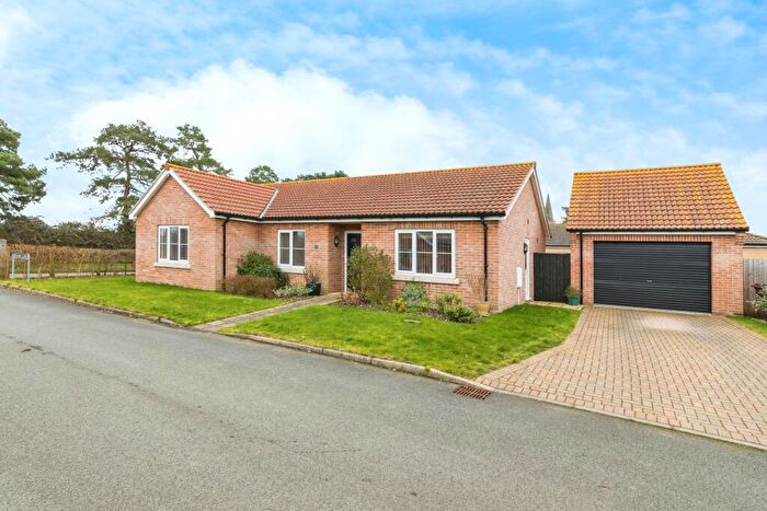 3 Bedroom Bungalow For Sale In Granary Close, Earsham, Bungay, Norfolk, NR35