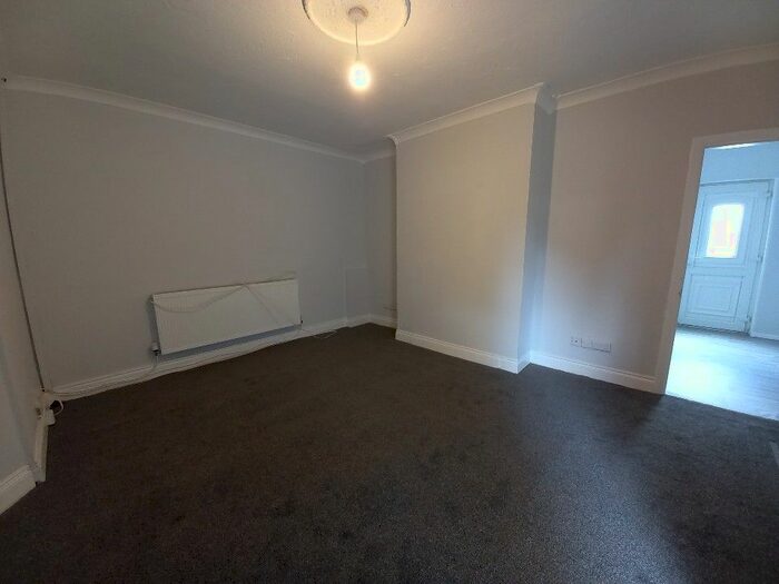 3 Bedroom Semi-Detached House To Rent In Kingsley Road, Middlesbrough, TS6