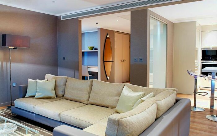 2 Bedroom Flat To Rent In Lower Thames Street, London, EC3R