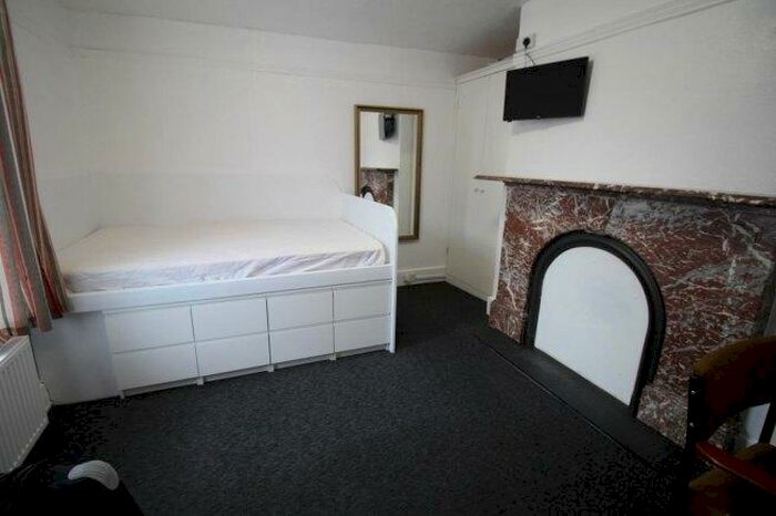 4 Bedroom Flat To Rent In Northgate, CT1