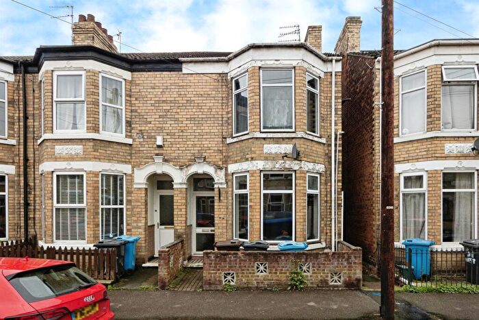 3 Bedroom End Of Terrace House For Sale In Westminster Avenue, Hull, HU8