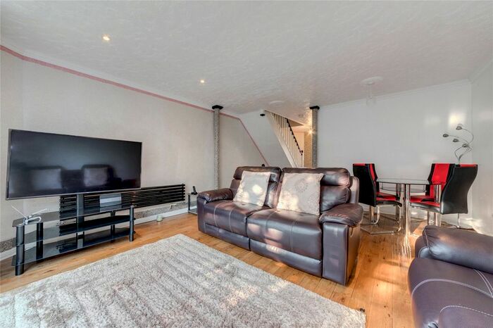 3 Bedroom Terraced House For Sale In Hardy Avenue, London, E16