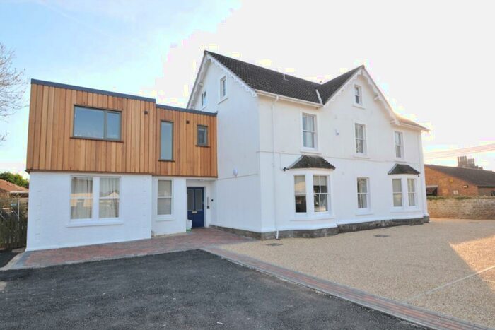 2 Bedroom Flat To Rent In Station Road, Yate, Bristol, BS37