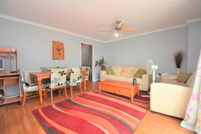 3 Bedroom Maisonette To Rent In Pollard Walk, Sidcup, DA14