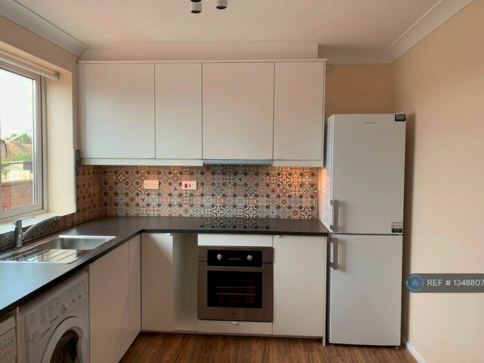 2 Bedroom Maisonette To Rent In Nursery Road, Taplow, Maidenhead, SL6