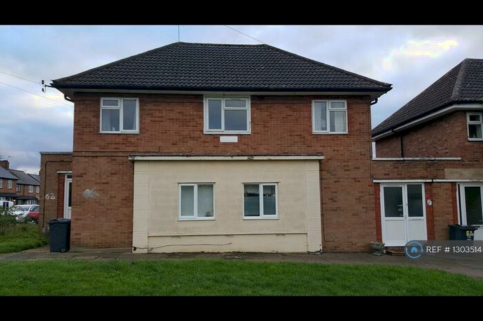 3 Bedroom Flat To Rent In Whitesmead Road, Stevenage, SG1