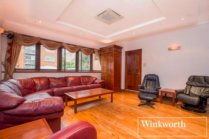 4 Bedroom Detached House To Rent In South Hill Avenue, Harrow, HA1