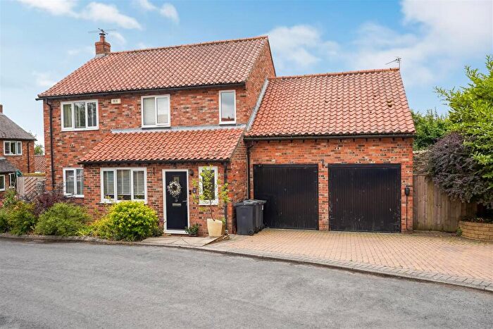 4 Bedroom Detached House For Sale In Manor Court, Heighington Village, DL5