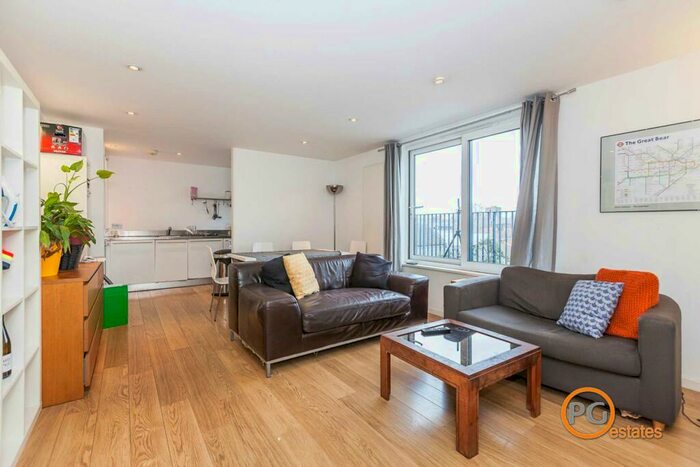 2 Bedroom Flat To Rent In Bacon Street, Shoreditch, E2