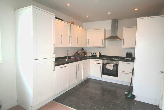 2 Bedroom Flat To Rent In Durnsford Road, Wimbledon Park, SW19