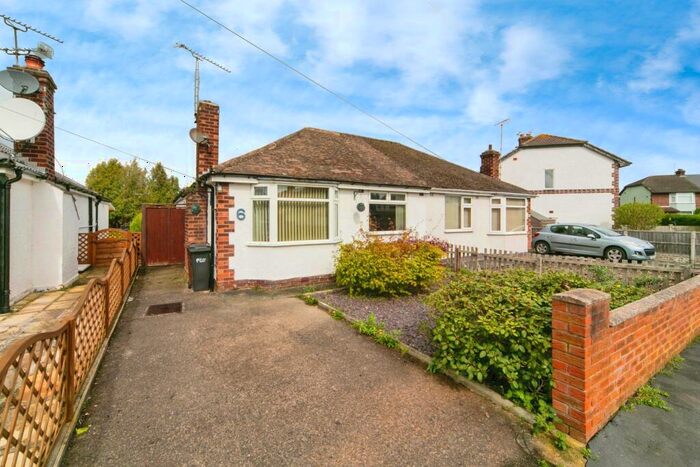 2 Bedroom Bungalow For Sale In Leyland Drive, Saltney Ferry, Caer, Leyland Drive, CH4