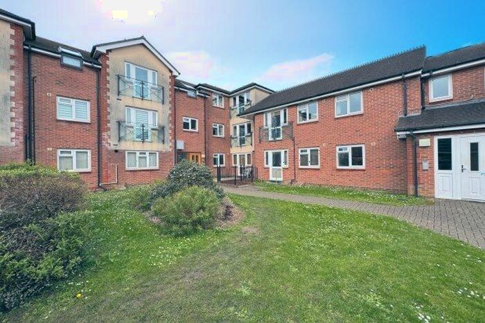 1 Bedroom Flat To Rent In Foxfield, Southampton, SO31