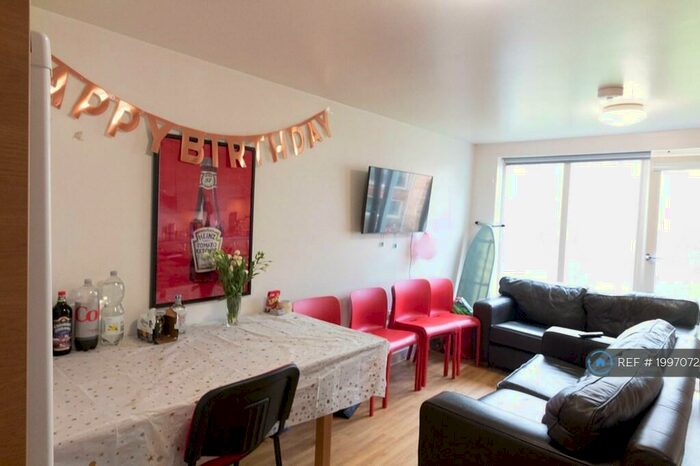 5 Bedroom Flat To Rent In Columbia Lodge, Southampton, SO16