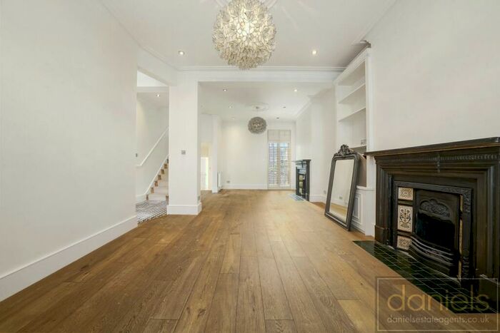 5 Bedroom Terraced House To Rent In Hanover Road, Kensal Rise, London, NW10