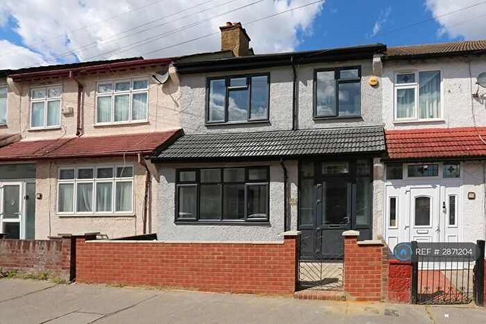 4 Bedroom Terraced House To Rent In Lucerne Road, Thornton Heath, CR7