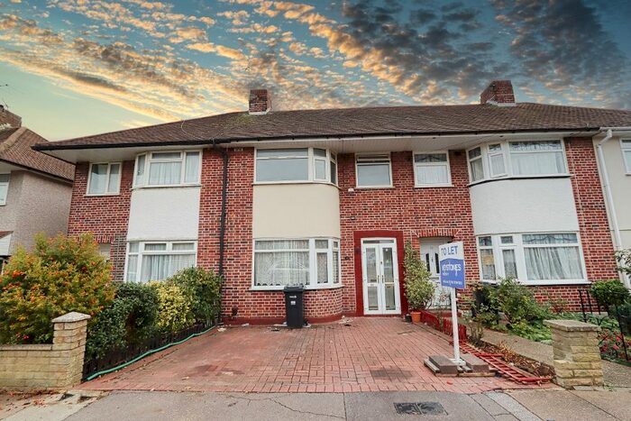 3 Bedroom Terraced House To Rent In Merlin Grove, Hainault, IG6