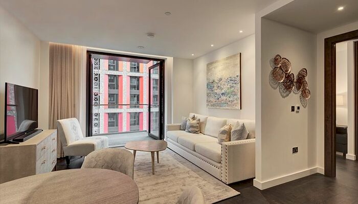 1 Bedroom Flat To Rent In Thornes House, Charles Clowes Walk, SW11
