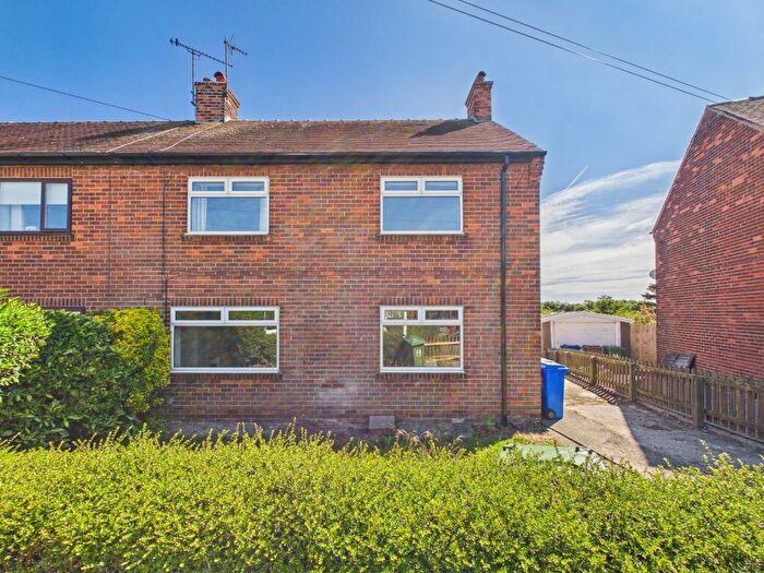 3 Bedroom Semi-Detached House To Rent In Bed Semi-Detached House, Constable Road, Flamborough, YO15
