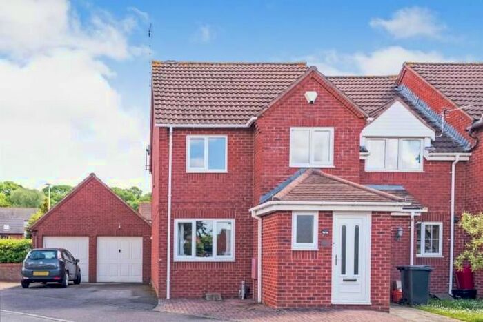 3 Bedroom Property To Rent In West Highland Road, Swindon, SN25