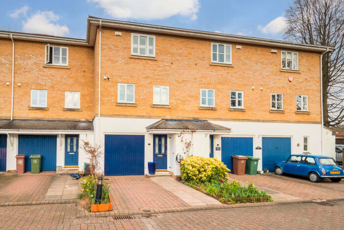 3 Bedroom Terraced House To Rent In Scawen Close, Carshalton, SM5