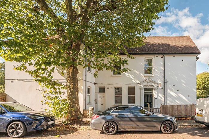 2 Bedroom Flat To Rent In Bargery Road, Catford, SE6