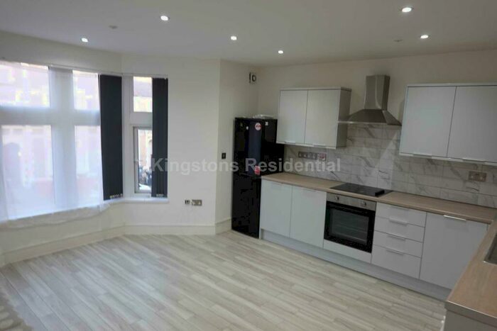 2 Bedroom Apartment To Rent In Colum Road, Cathays, CF10