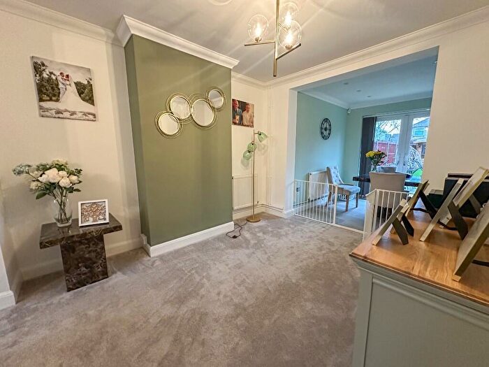 3 Bedroom End Of Terrace House For Sale In Beech Grove, Ipswich, IP3