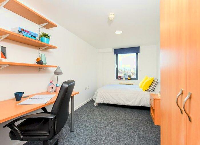 Studio To Rent In Edward Street, Sheffield, S3