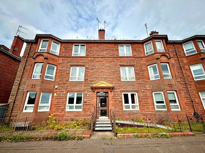 2 Bedroom Flat To Rent In Moss Side Road, Shawlands, G41