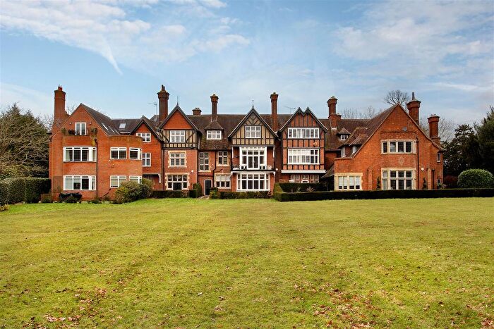 3 Bedroom Flat For Sale In Mapleton Road, Four Elms, Edenbridge, TN8
