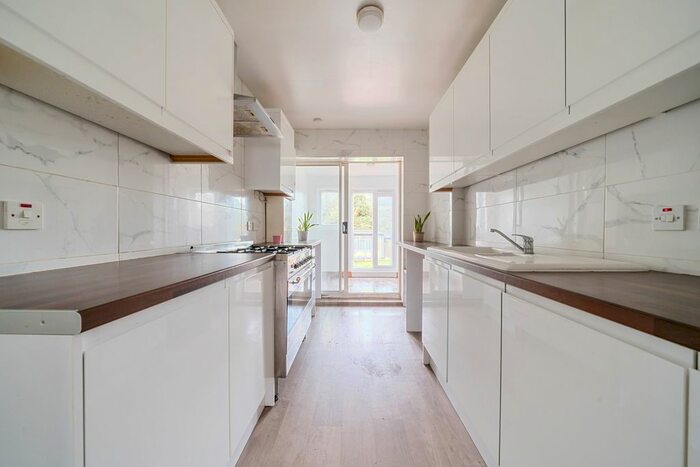 3 Bedroom Terraced House To Rent In Parkside Avenue, Bexleyheath, DA7