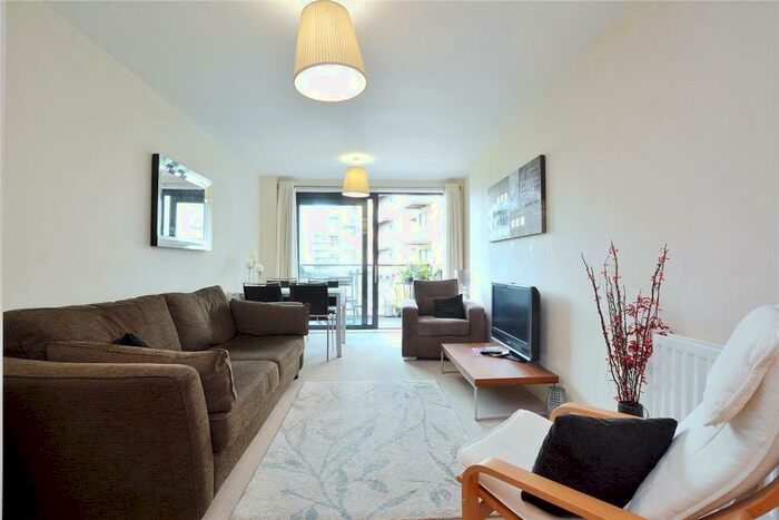 2 Bedroom Flat To Rent In Aragon Court, London, SE11