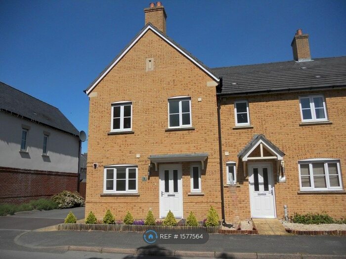3 Bedroom End Of Terrace House To Rent In Squadron Place, Crossways, Dorchester, DT2