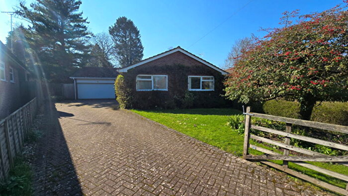 4 Bedroom Detached Bungalow For Sale In Falkland Drive, Newbury, RG14